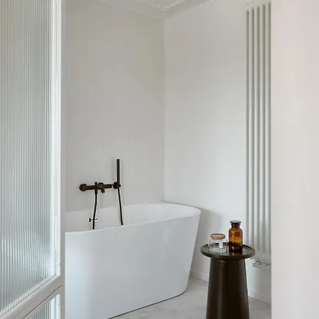 아파트 Apartament Encanto De Luxo - Blisko Centrum, Wolnostojaca Wanna - By Spaceapart